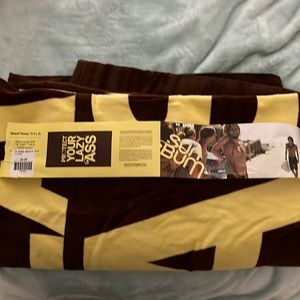 NWT .. sun bum beach towel